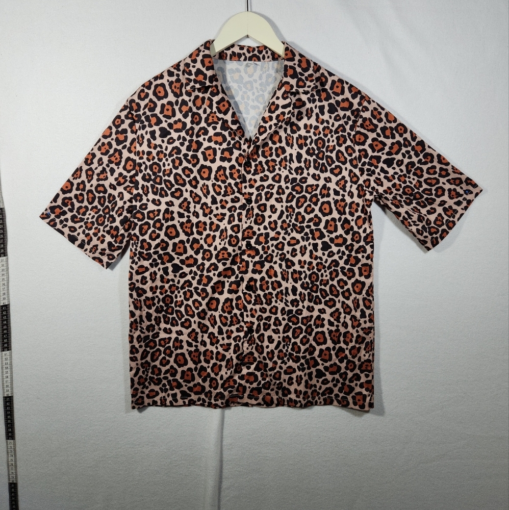 Women's Short sleeve leopard print Top shirt, evening wear, work wear, Size XL.